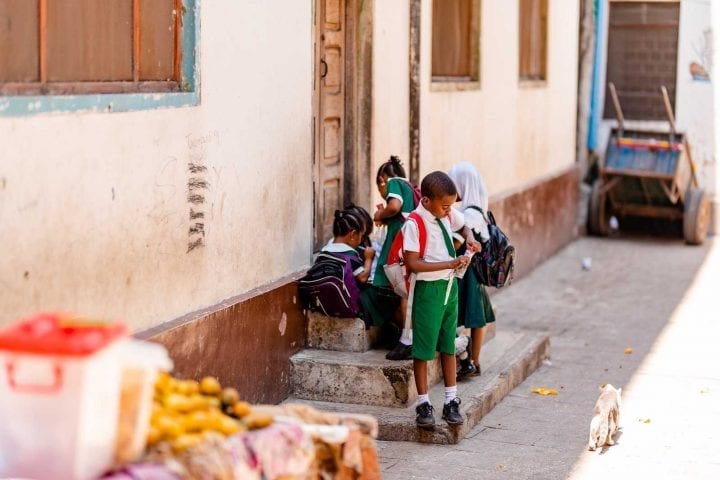 Zanzibar sa decom - poseta skolici